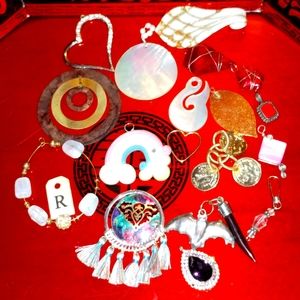 Large vintage lot of gorgeous pendants